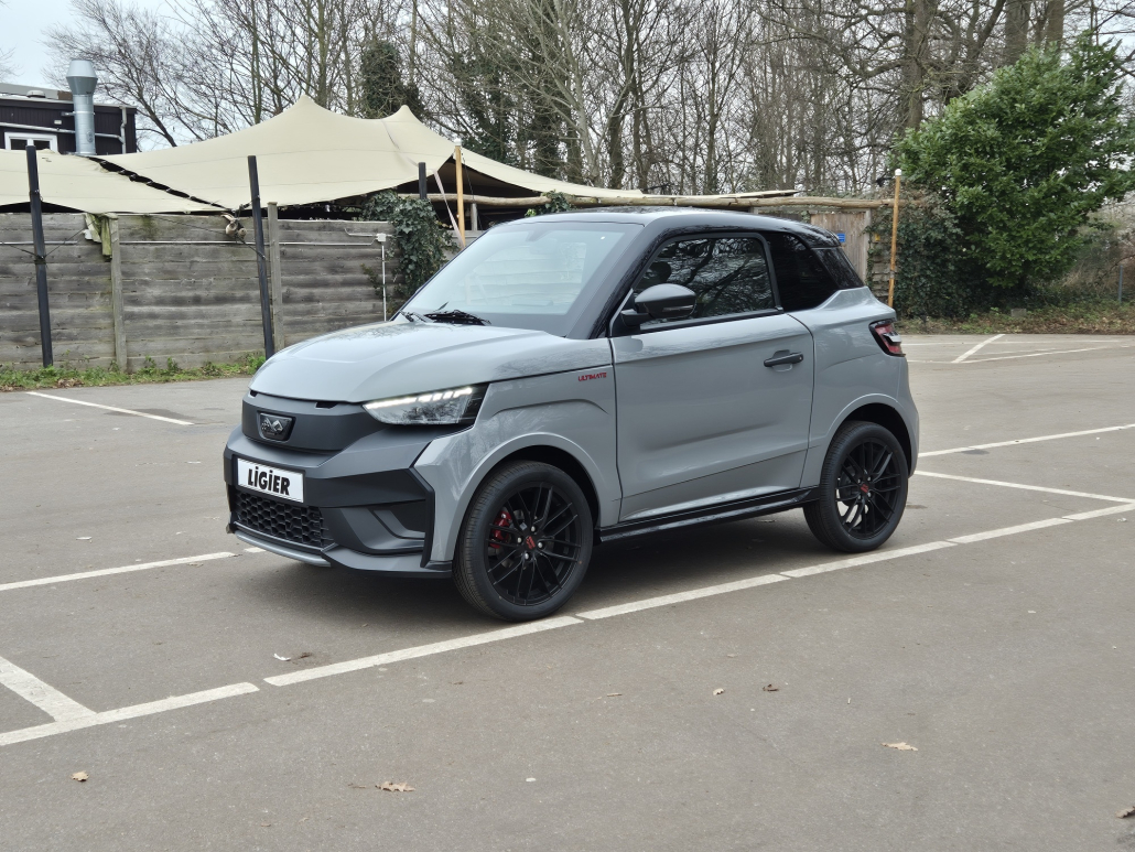 Ligier-JS50-Ultimate-Nardo-Grijs (1)